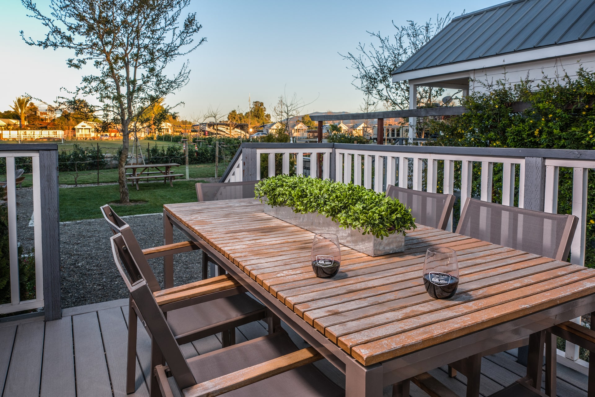 FF_WineCottagew_Loft_Firepit_0011-min