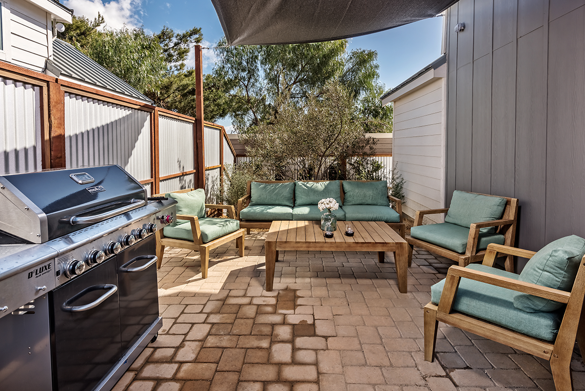 flying-flags-buellton-ca-93427-ranch-outdoor-patiopng_web